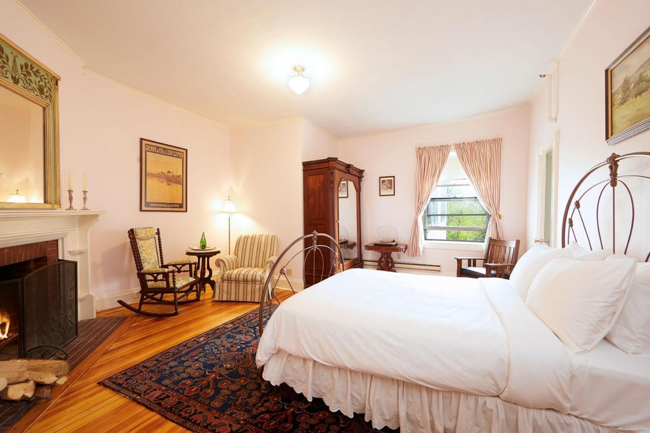 Apple Tree Inn Lenox Εξωτερικό φωτογραφία