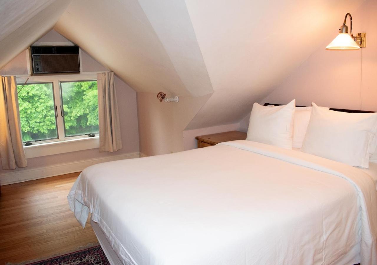 Apple Tree Inn Lenox Εξωτερικό φωτογραφία