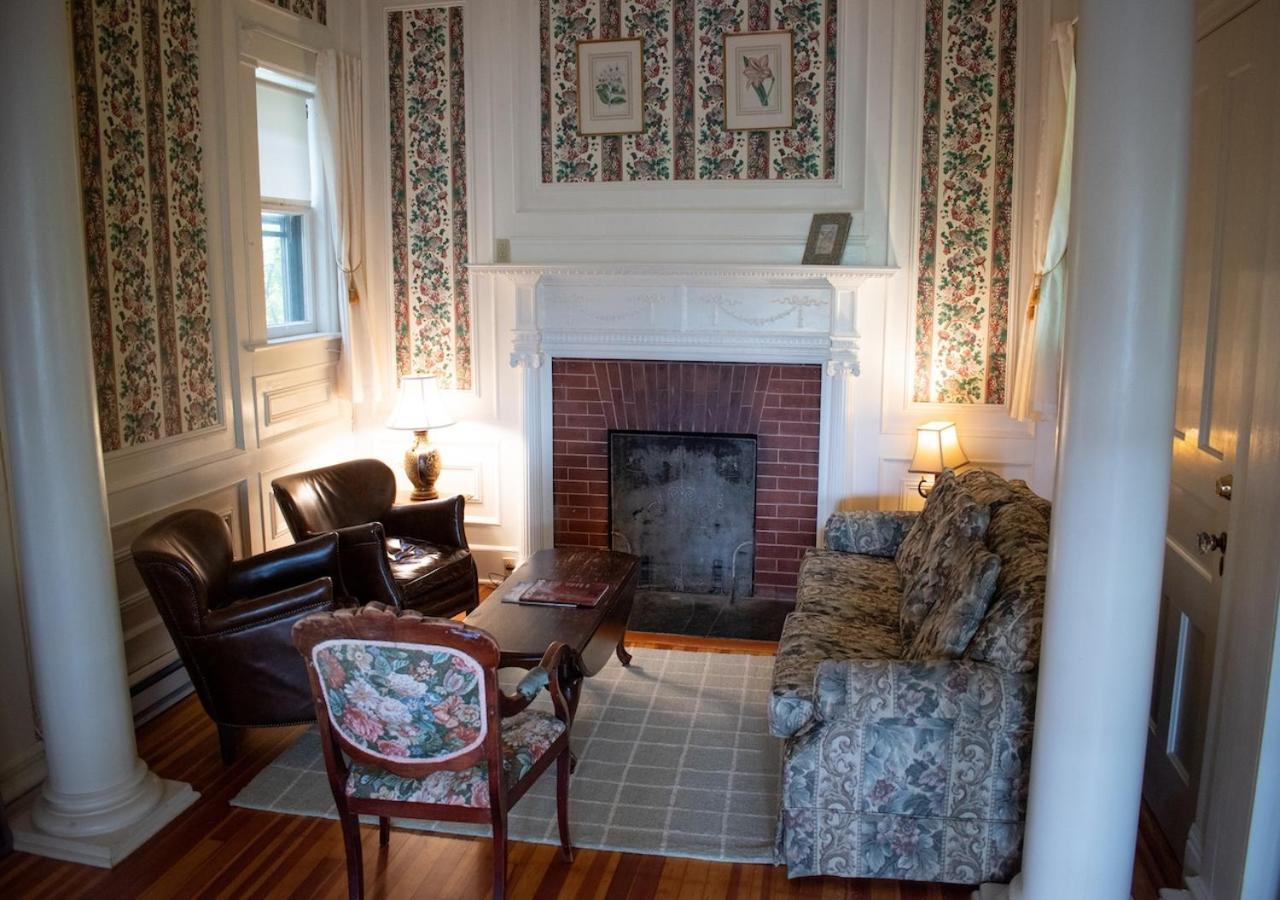 Apple Tree Inn Lenox Εξωτερικό φωτογραφία